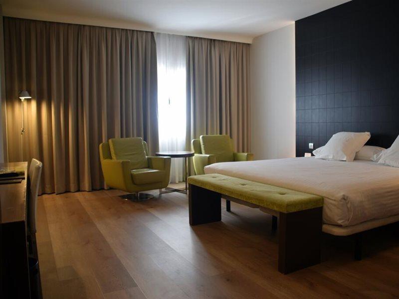 Hotel Veracruz Plaza & Spa Valdepeñas Buitenkant foto