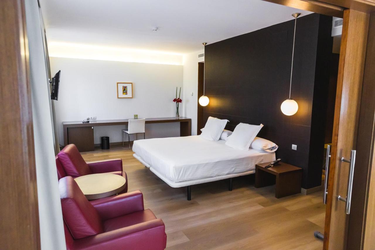 Hotel Veracruz Plaza & Spa Valdepeñas Buitenkant foto