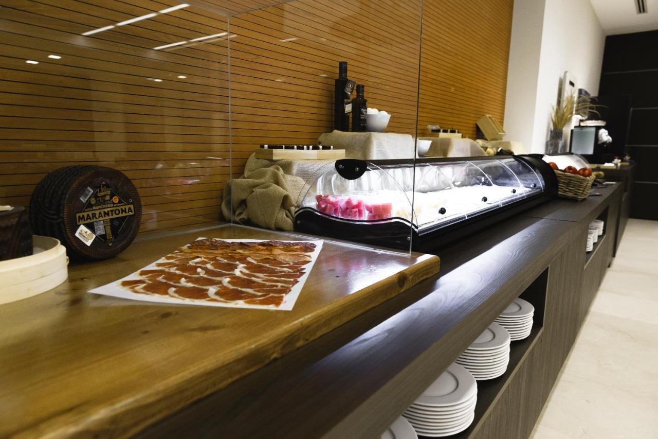 Hotel Veracruz Plaza & Spa Valdepeñas Buitenkant foto