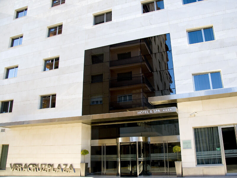 Hotel Veracruz Plaza & Spa Valdepeñas Buitenkant foto